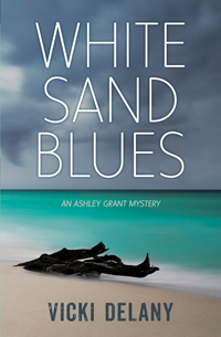 White Sand Blues (An Ashley Grant Mystery)